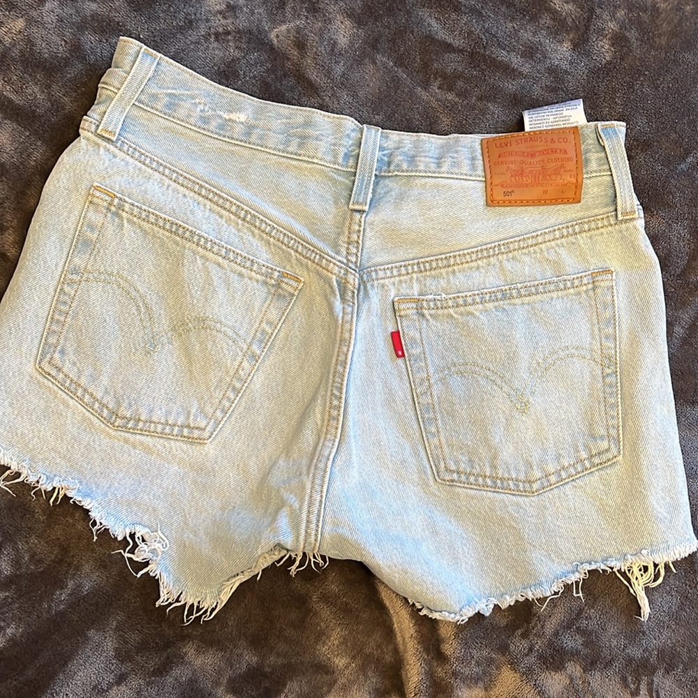 Levi shorts - Picture 2 of 2